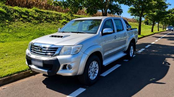 TOYOTA HILUX 3.0 SRV 4X4 CD 16V TURBO INTERCOOLER DIESEL 4P AUTOMÁTICO